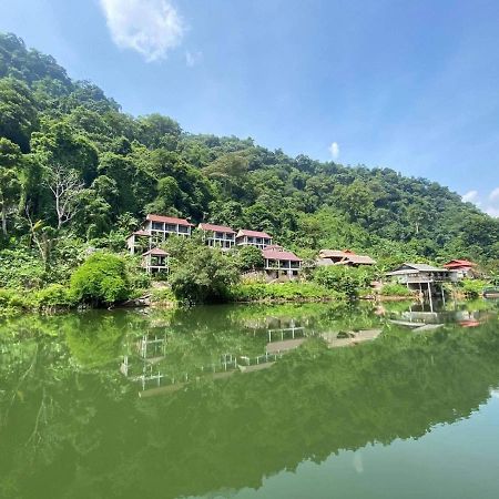 Готель Ba Be Lakeside Bungalow Coc Pouc Екстер'єр фото